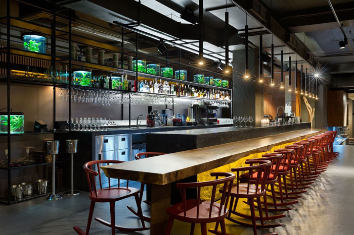 讓人眼前一亮的餐廳大堂吧臺座位區(qū)域設計方案效果圖