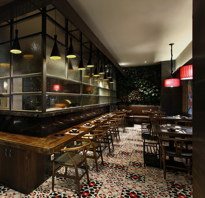 沉穩(wěn)、古樸、自然、寧靜的火鍋店大廳方案設(shè)計效果圖