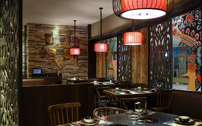 沉穩(wěn)、古樸、自然、寧靜的火鍋店前臺方案設(shè)計效果圖