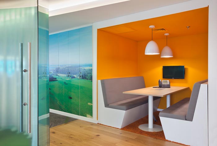 醫藥公司辦公室交流區域裝修設計案例效果圖